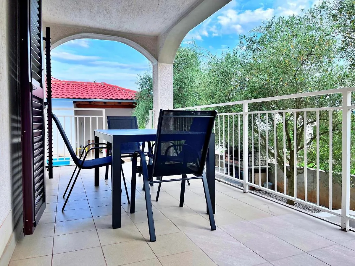 Adria Holiday Home Pinezići