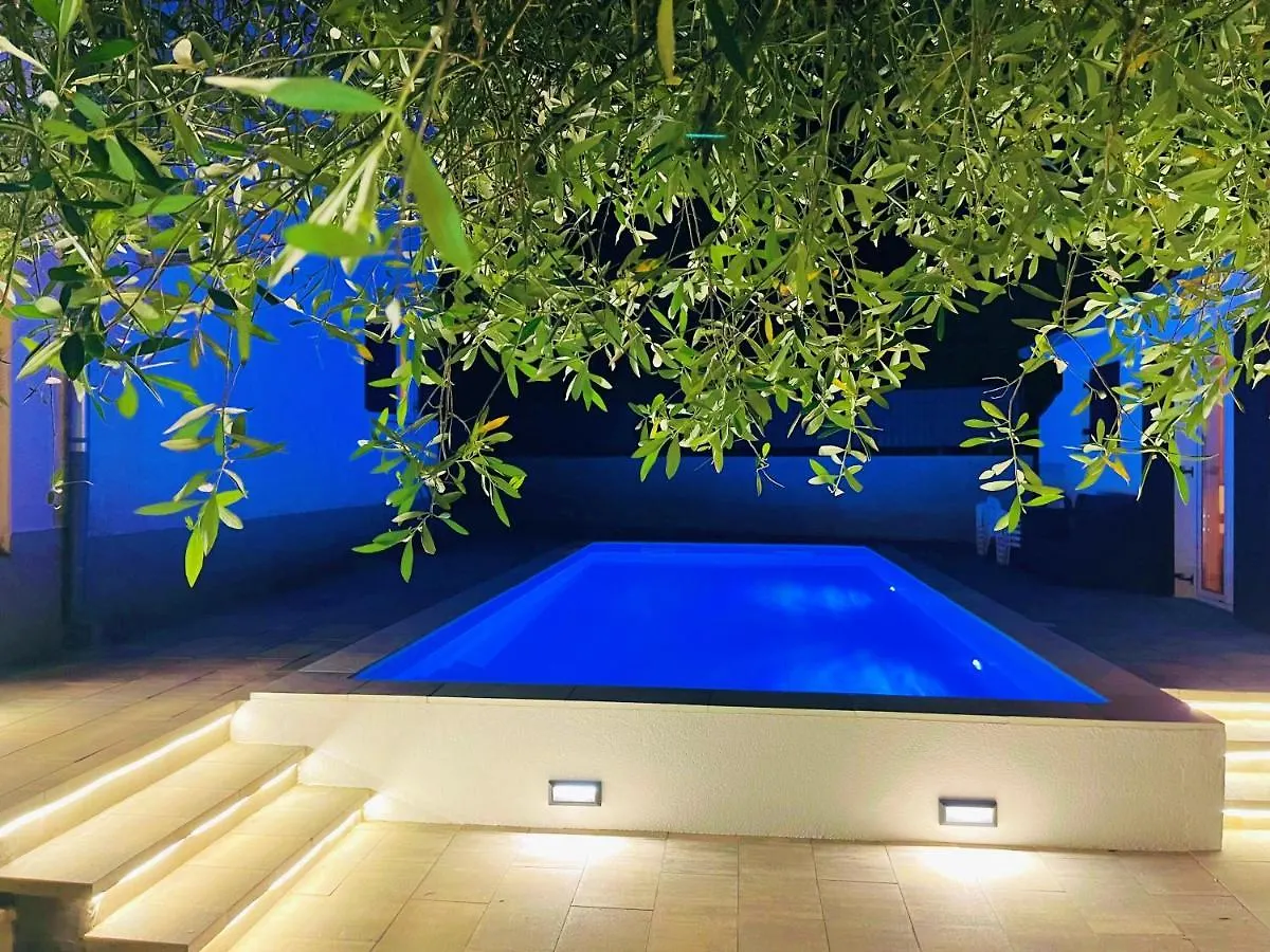 Adria Holiday Home Pinezići 0*,