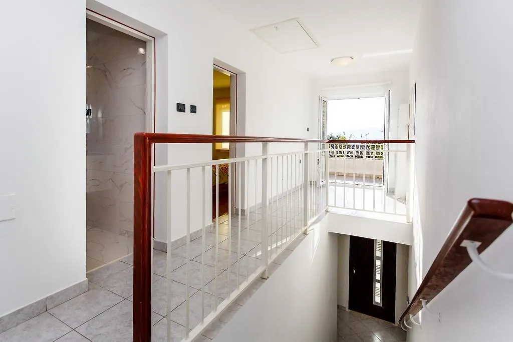 Adria Holiday Home Pinezići 크로아티아
