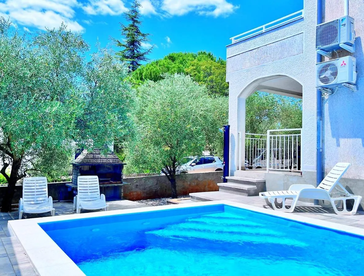 Adria Holiday Home Pinezici