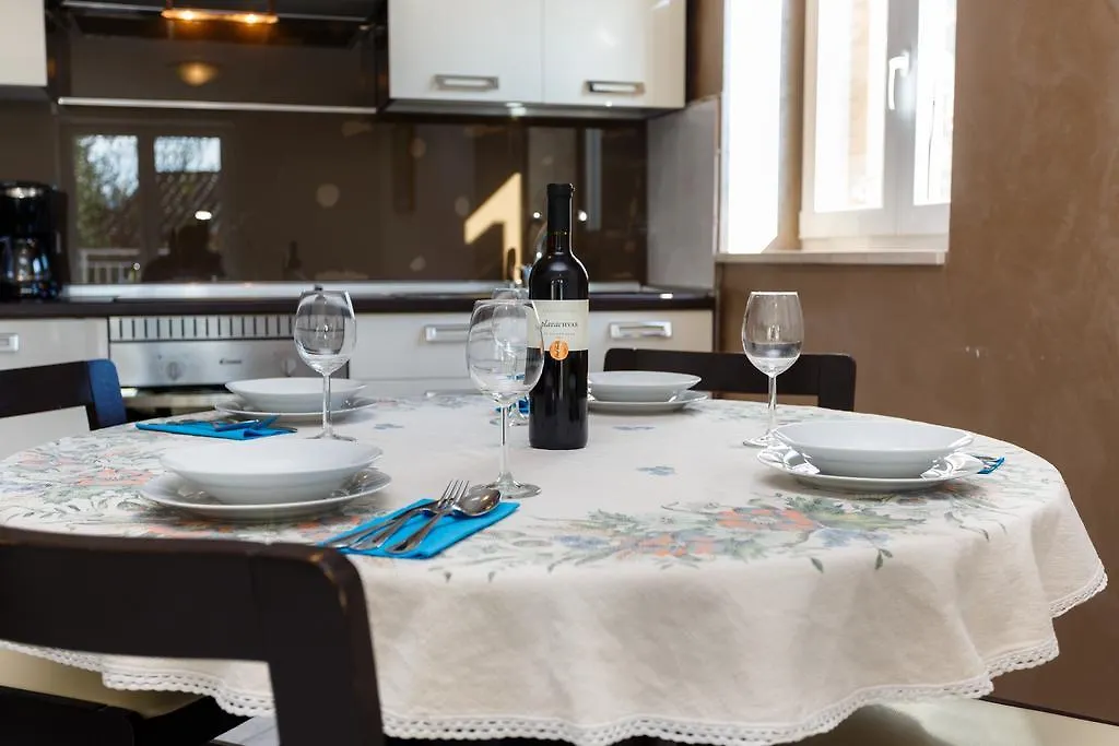 Adria Holiday Home Pinezići